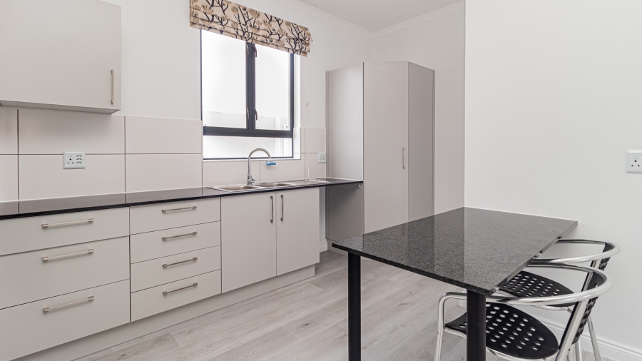 2 Bedroom Property for Sale in Middedorp Western Cape